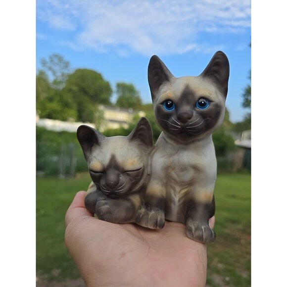 Cute Siamese Cats Bisque Porcelain Blue Eyes Whiskers Cat Figurine Made In Japan - Picture 1 of 14